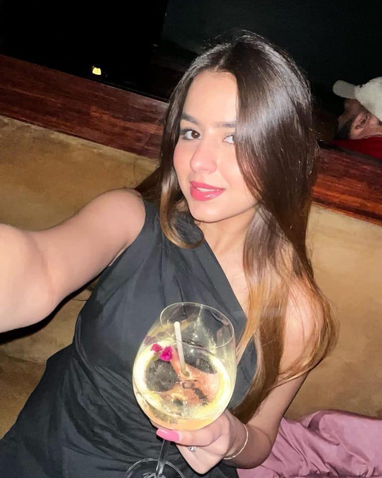 Ishika, 22