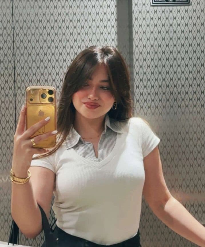 Aanya VIP Indian, 23