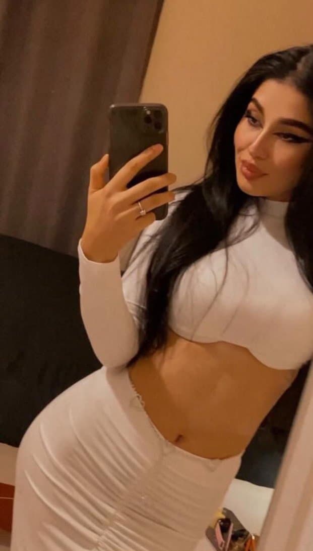 Polina, 23