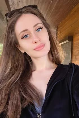 Celina, 22