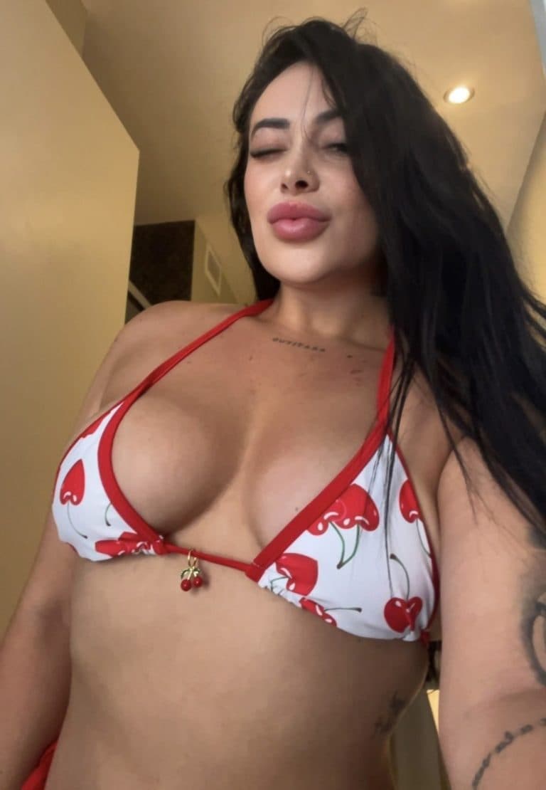 Sofia, 22