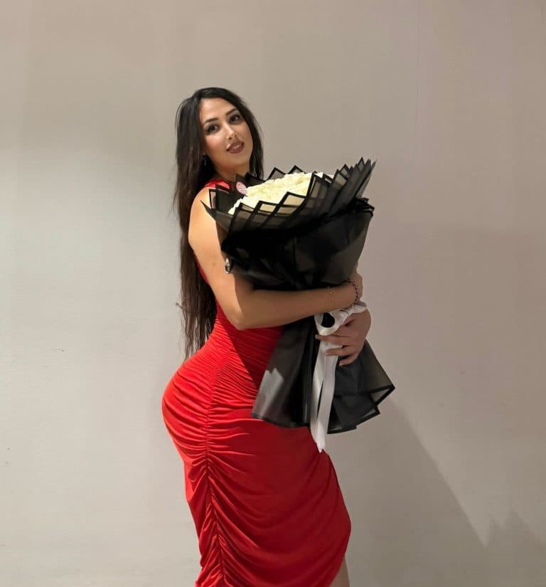 Elisa, 25